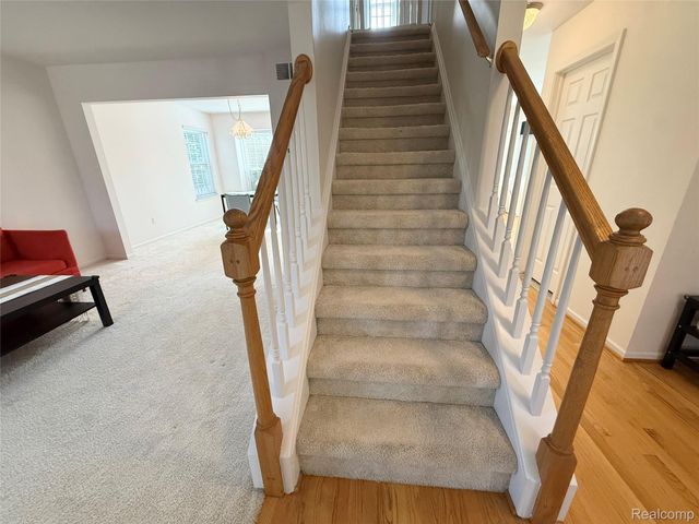 47114 Scarlet Drive S, Novi, MI 48374