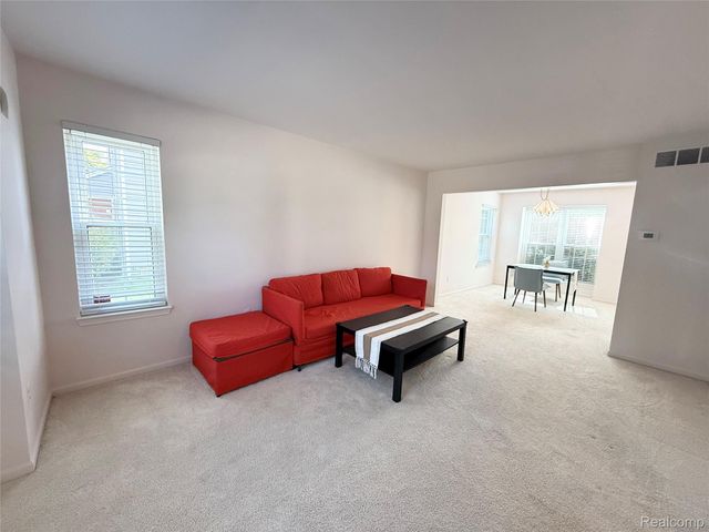 47114 Scarlet Drive S, Novi, MI 48374