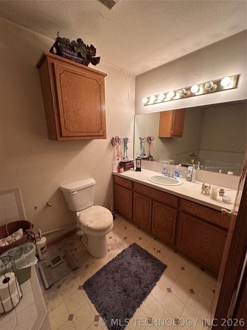 1135 Cravens, Wilburton, OK 74578