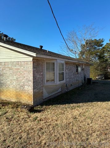 1135 Cravens, Wilburton, OK 74578