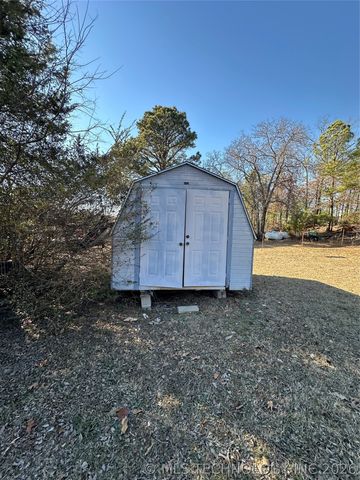 1135 Cravens, Wilburton, OK 74578
