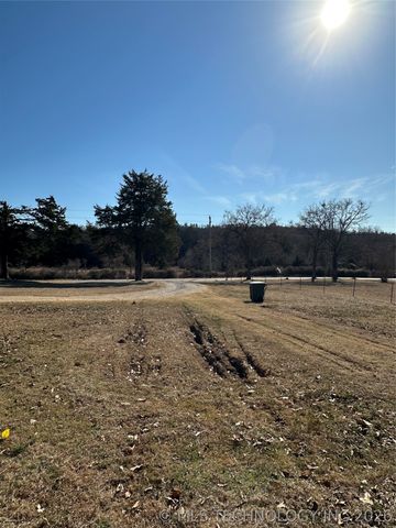 1135 Cravens, Wilburton, OK 74578