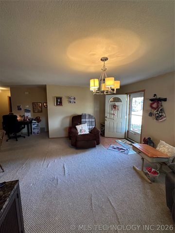 1135 Cravens, Wilburton, OK 74578
