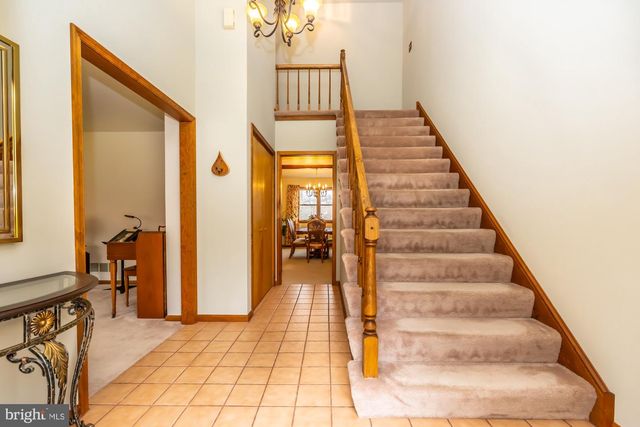 121 SNYDER RD, Pottstown, PA 19464