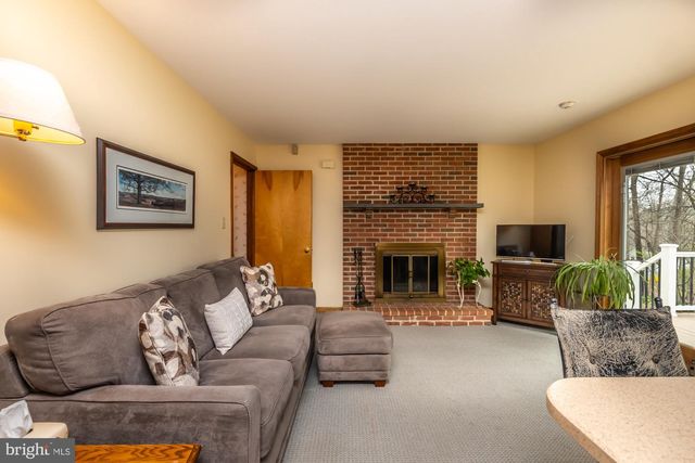 121 SNYDER RD, Pottstown, PA 19464