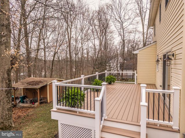 121 SNYDER RD, Pottstown, PA 19464