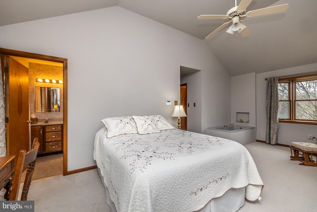 121 SNYDER RD, Pottstown, PA 19464