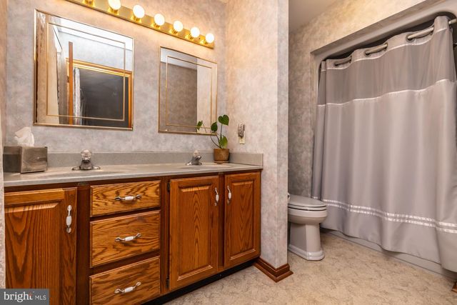 121 SNYDER RD, Pottstown, PA 19464