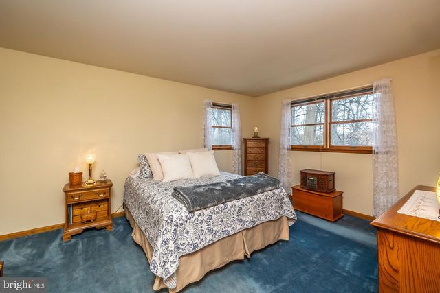 121 SNYDER RD, Pottstown, PA 19464