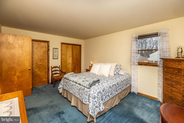 121 SNYDER RD, Pottstown, PA 19464