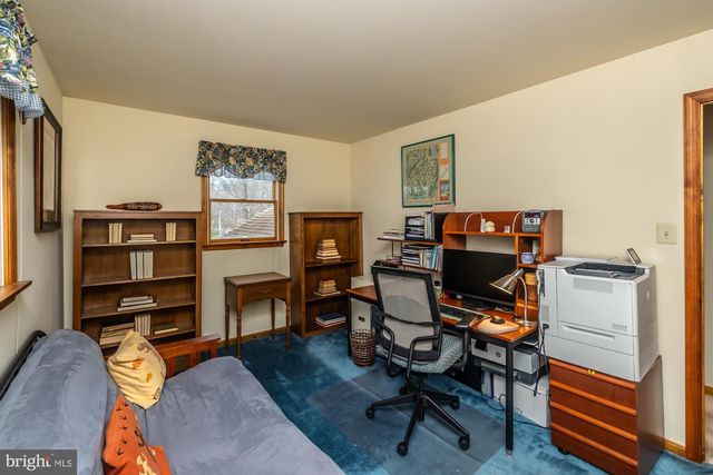 121 SNYDER RD, Pottstown, PA 19464