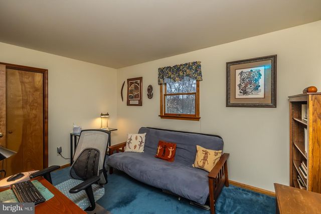 121 SNYDER RD, Pottstown, PA 19464