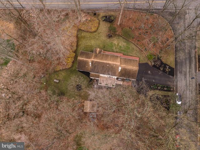 121 SNYDER RD, Pottstown, PA 19464