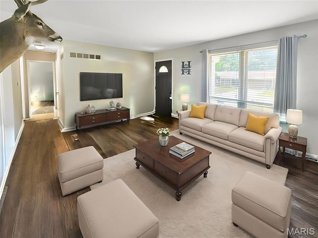 1413 Twin Trails Drive, Fenton, MO 63026