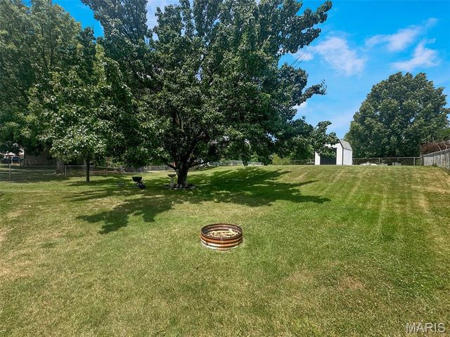 1413 Twin Trails Drive, Fenton, MO 63026