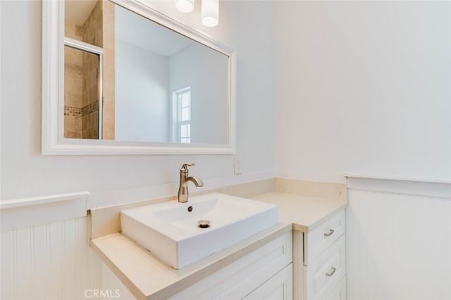 5802 Colfax Avenue, North Hollywood, CA 91601
