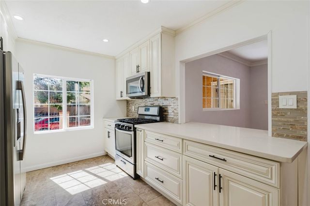 5802 Colfax Avenue, North Hollywood, CA 91601