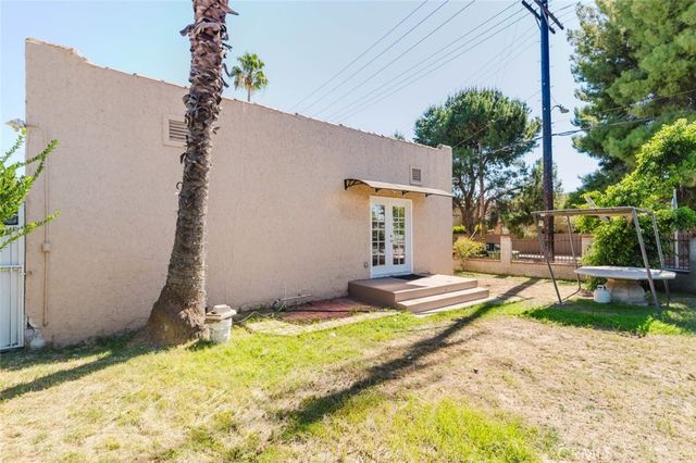 5802 Colfax Avenue, North Hollywood, CA 91601