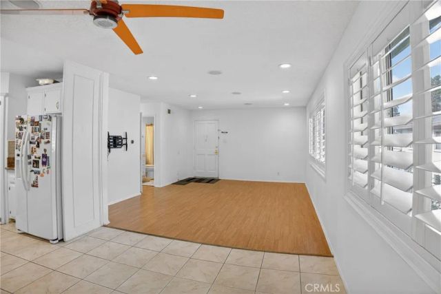 18547 Collins Street B23, Tarzana, CA 91356
