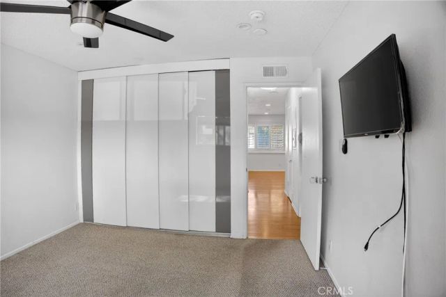18547 Collins Street B23, Tarzana, CA 91356