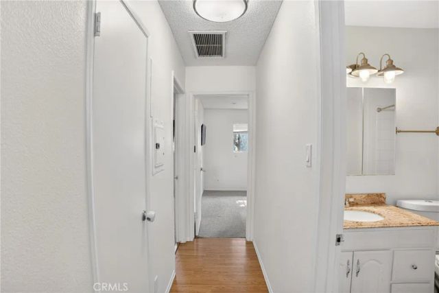 18547 Collins Street B23, Tarzana, CA 91356