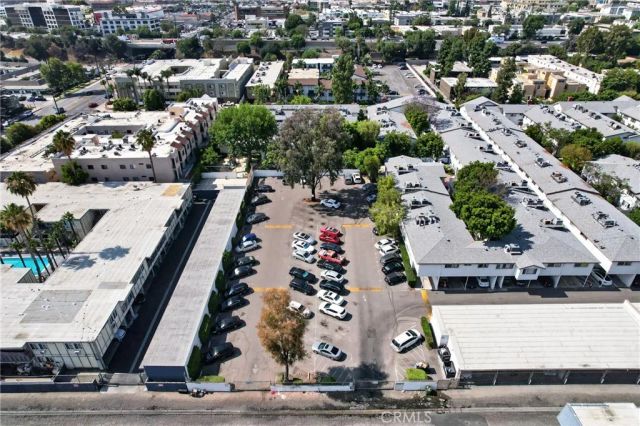18547 Collins Street B23, Tarzana, CA 91356