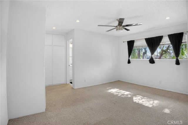 18547 Collins Street B23, Tarzana, CA 91356
