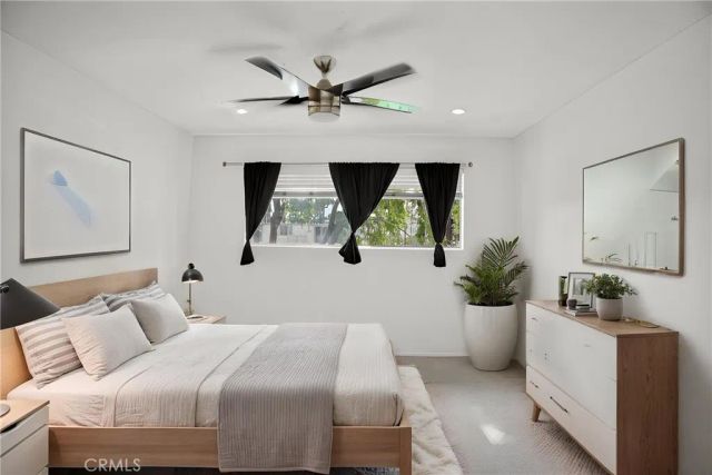 18547 Collins Street B23, Tarzana, CA 91356