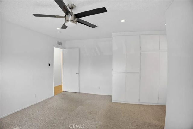 18547 Collins Street B23, Tarzana, CA 91356