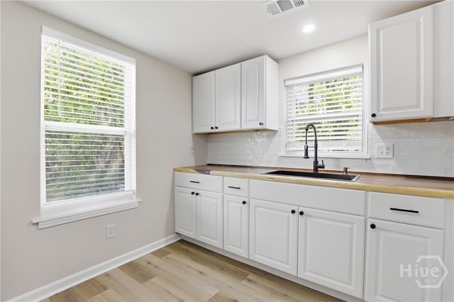 1009 W 52nd Street, Savannah, GA 31405