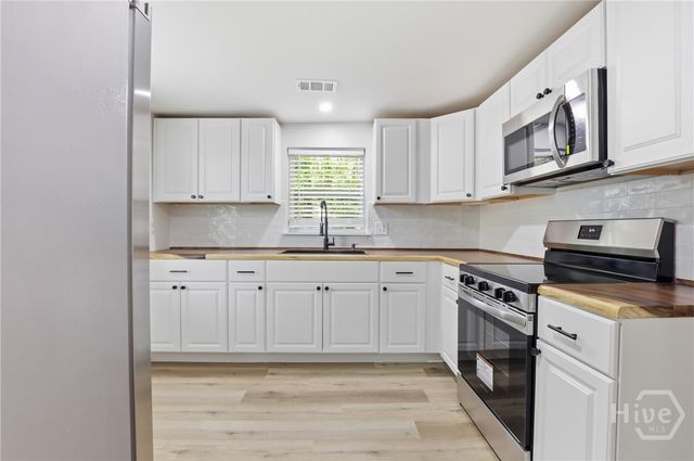 1009 W 52nd Street, Savannah, GA 31405