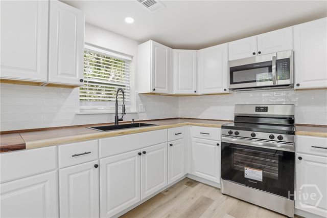 1009 W 52nd Street, Savannah, GA 31405