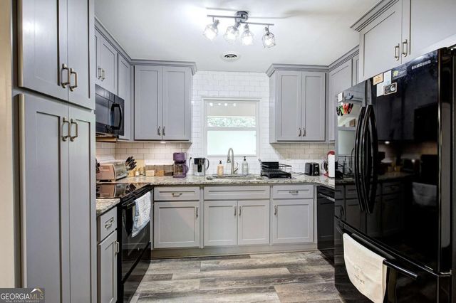 16 Jones Mill Place, Cartersville, GA 30120
