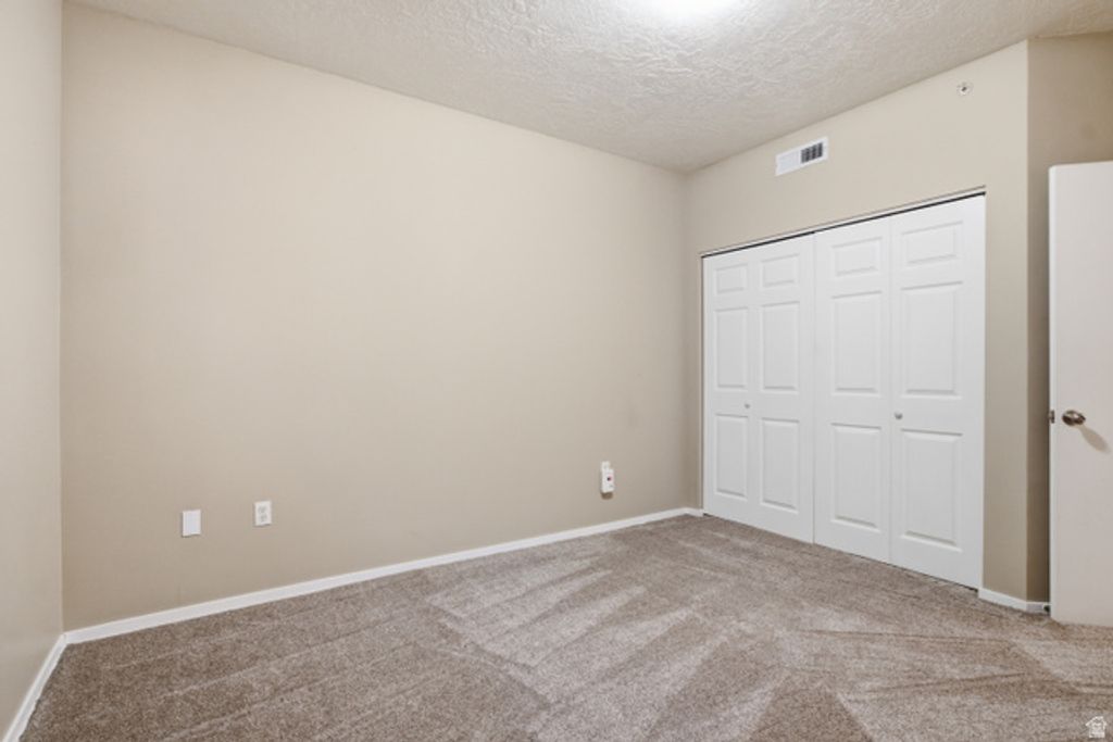 Image 15 of property listing at 4340 S HIGHLAND DR #113, Millcreek, UT 84124