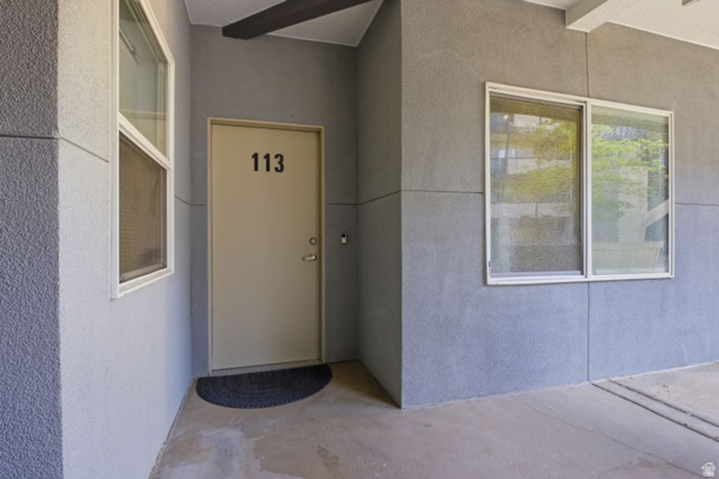 Image 4 of property listing at 4340 S HIGHLAND DR #113, Millcreek, UT 84124