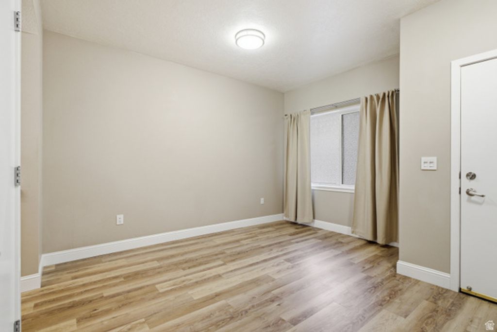 Image 5 of property listing at 4340 S HIGHLAND DR #113, Millcreek, UT 84124
