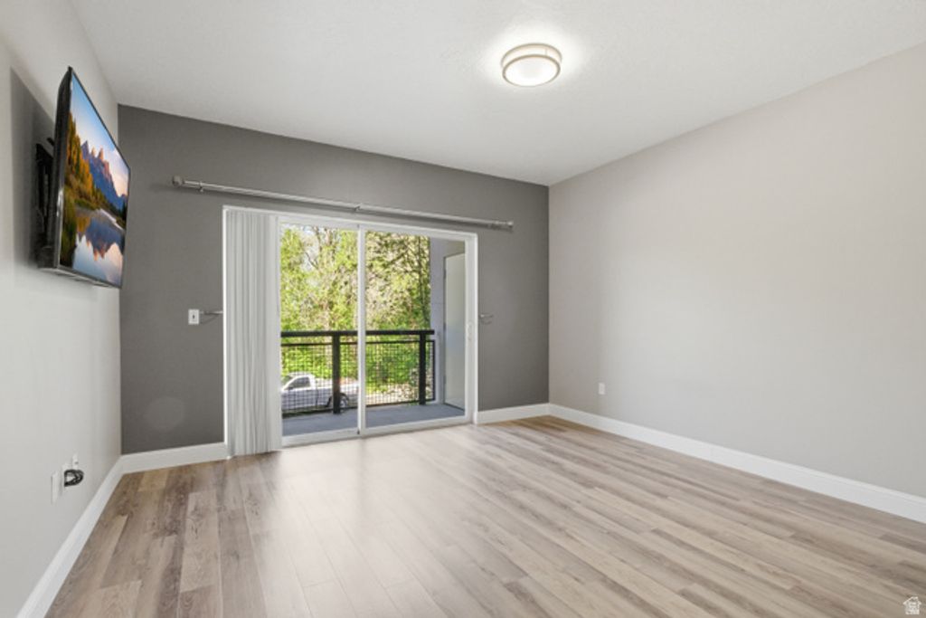 Image 10 of property listing at 4340 S HIGHLAND DR #113, Millcreek, UT 84124