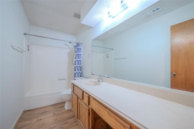 1805 Willow Bend Road, Wharton, TX 77488