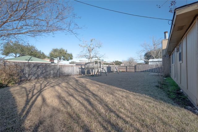1805 Willow Bend Road, Wharton, TX 77488