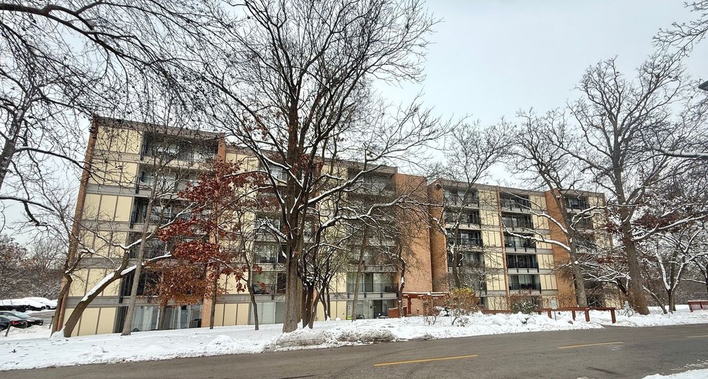 6010 Oakwood Drive 5D, Lisle, IL 60532