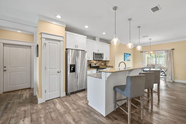 22611 Hilltop Avenue, Panama City Beach, FL 32413