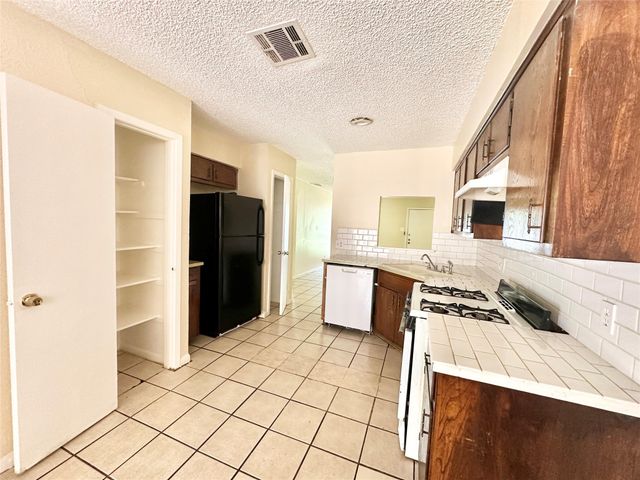 207 W William Cannon DR B, Austin, TX 78745