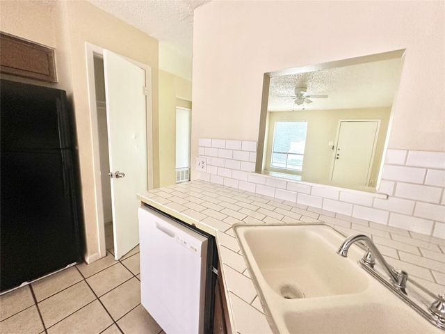 207 W William Cannon DR B, Austin, TX 78745
