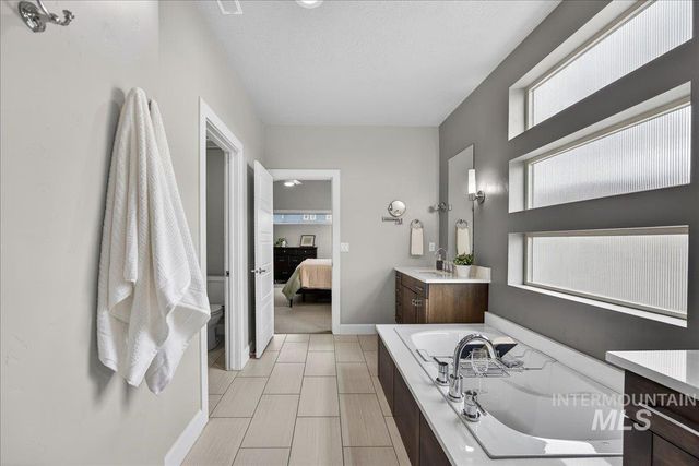 2987 S Old Hickory Way, Boise, ID 83716