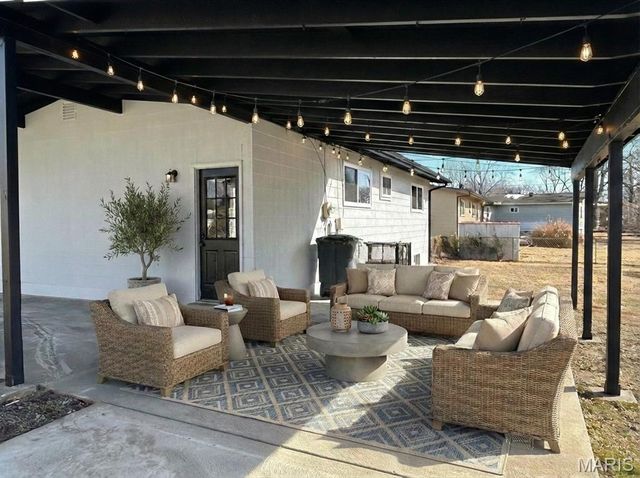 670 Starlet Drive, Florissant, MO 63031