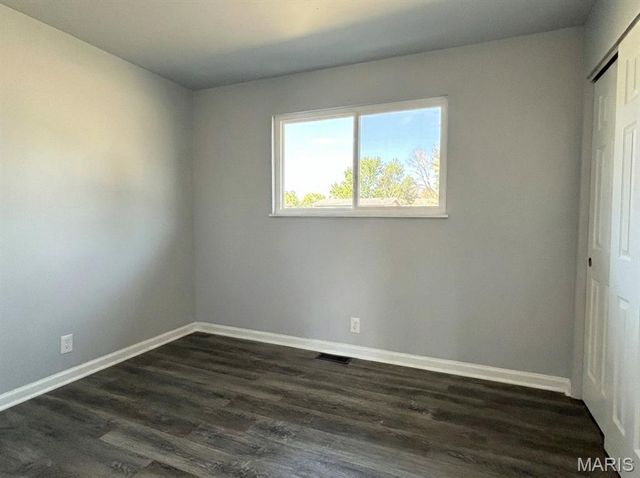 670 Starlet Drive, Florissant, MO 63031