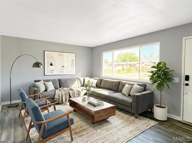 670 Starlet Drive, Florissant, MO 63031