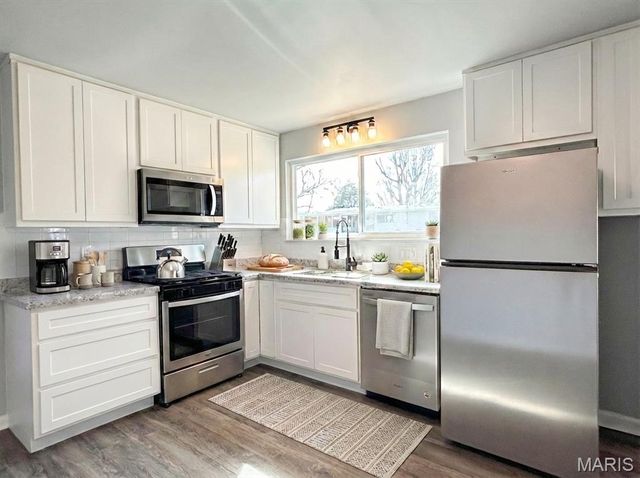 670 Starlet Drive, Florissant, MO 63031