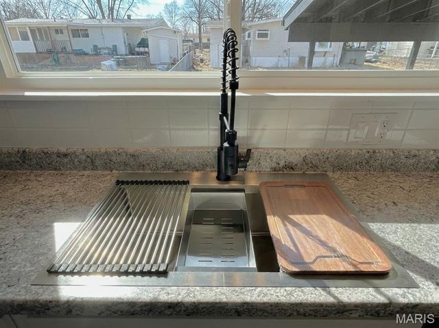 670 Starlet Drive, Florissant, MO 63031