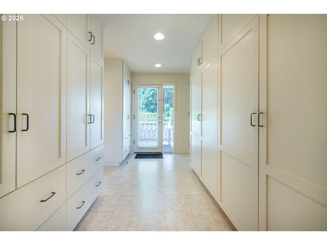 2196 OLIVE St, Eugene, OR 97405